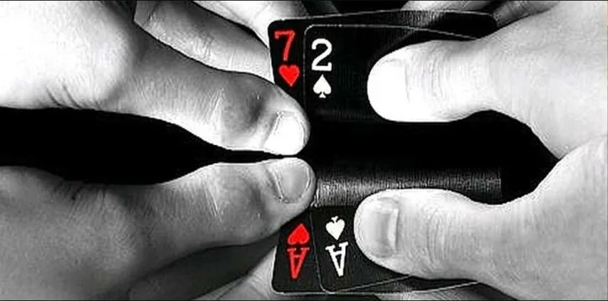 bluff in online poker